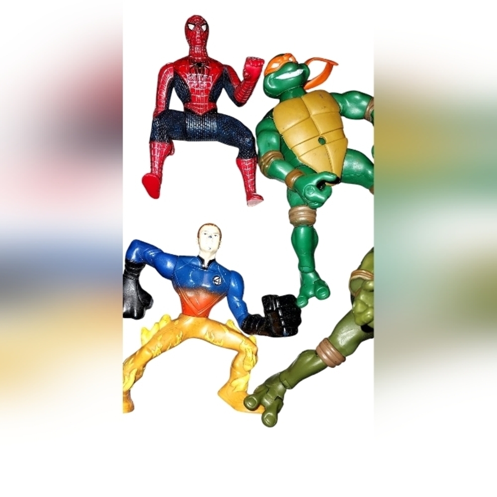 Teenage Mutant Ninja Turtles and Action Figures Set - Picture 3 of 3